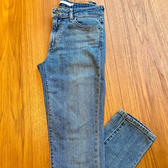 Levi’s 721 High Rise Skinny Jeans - Picture 2 of 5